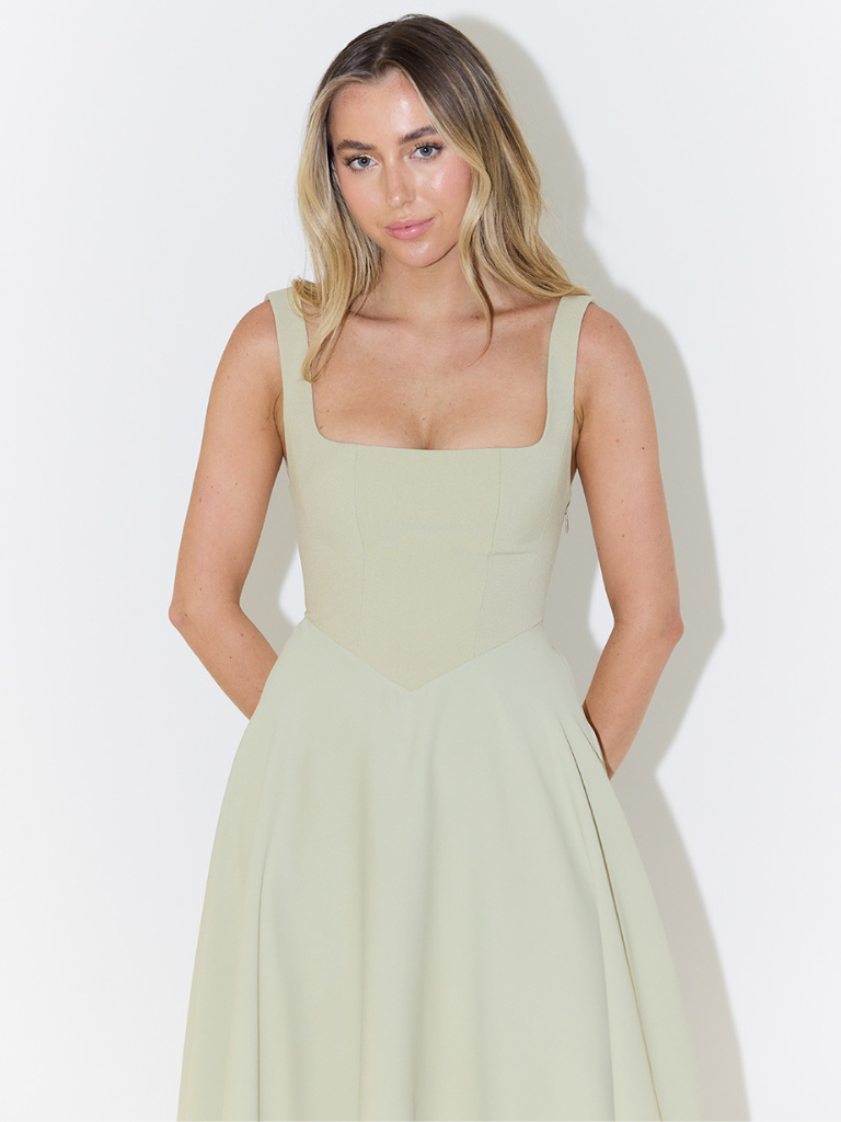 Clara – Vestito Midi Svasato