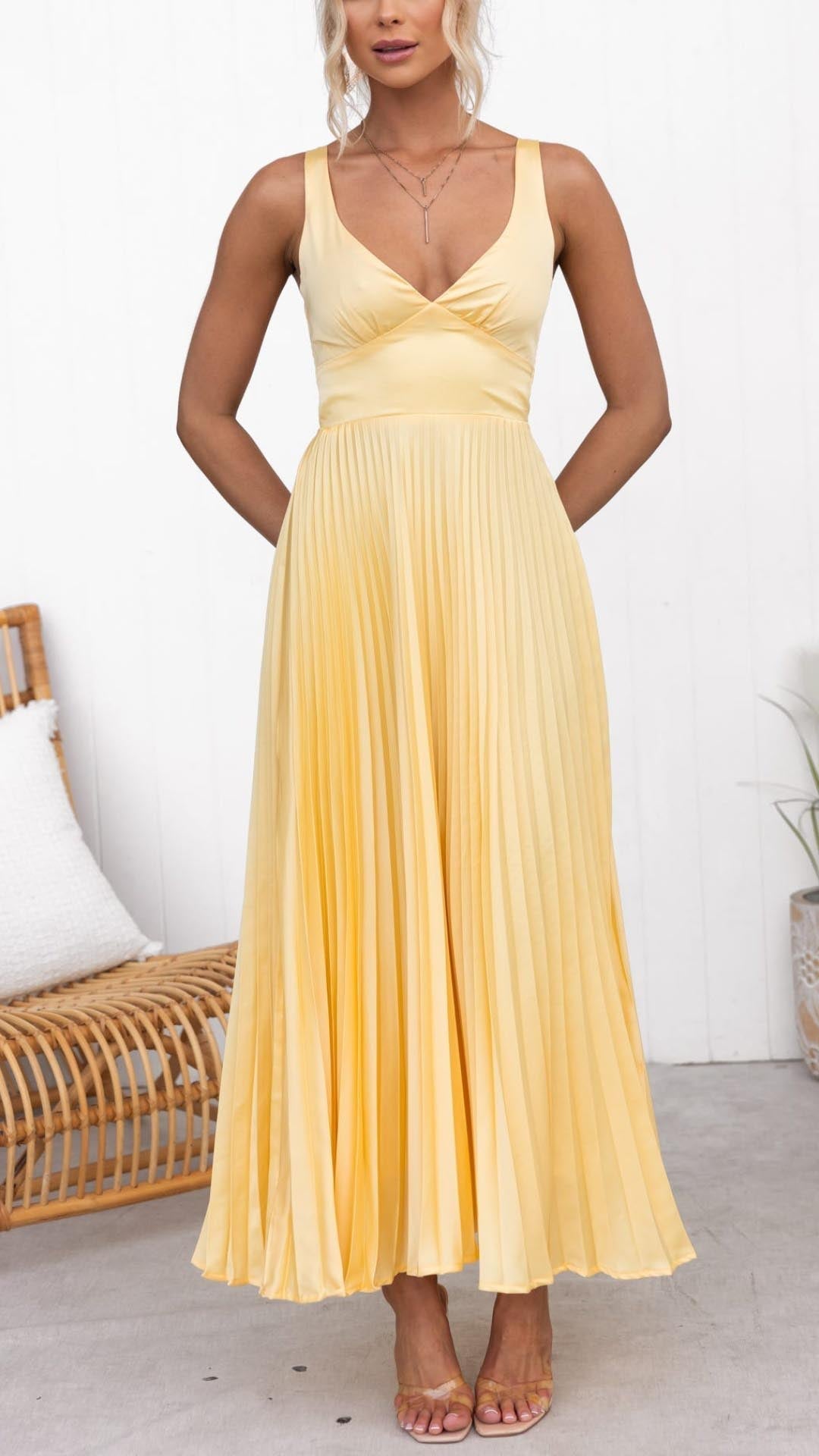 Amelia – Classic Maxi Dress