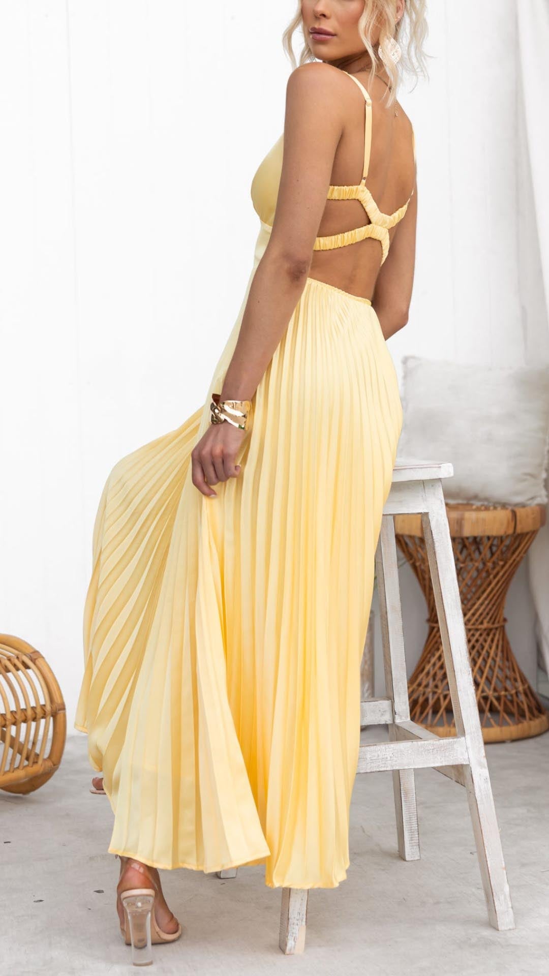 Amelia – Classic Maxi Dress