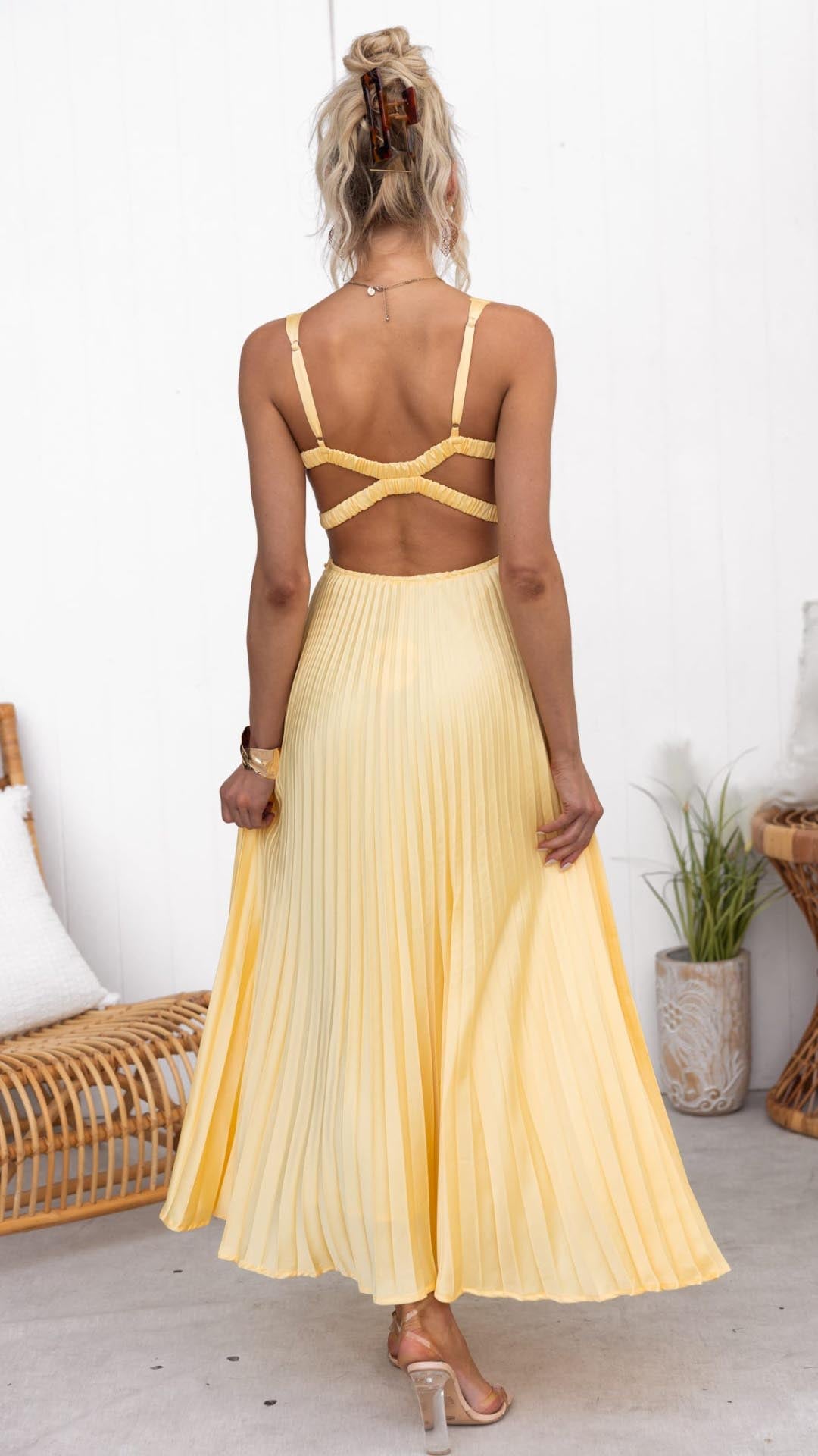 Amelia – Classic Maxi Dress