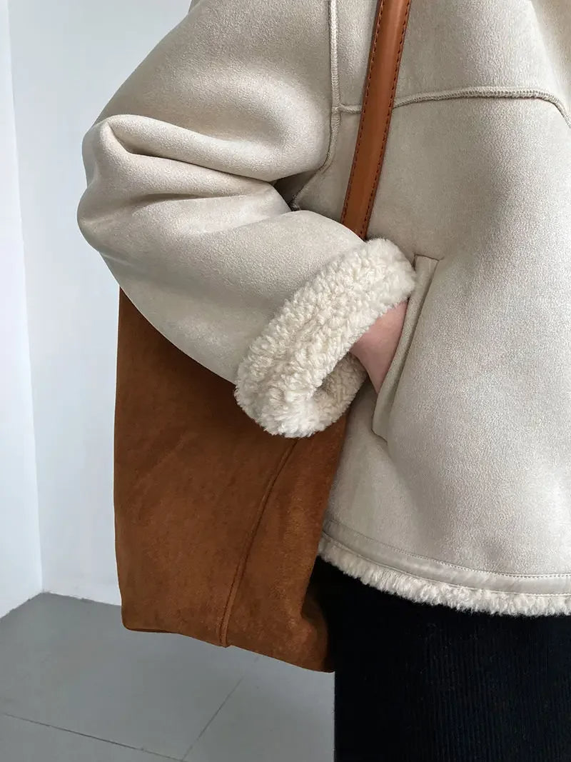 Milou - Schaffellmantel mit Knöpfen