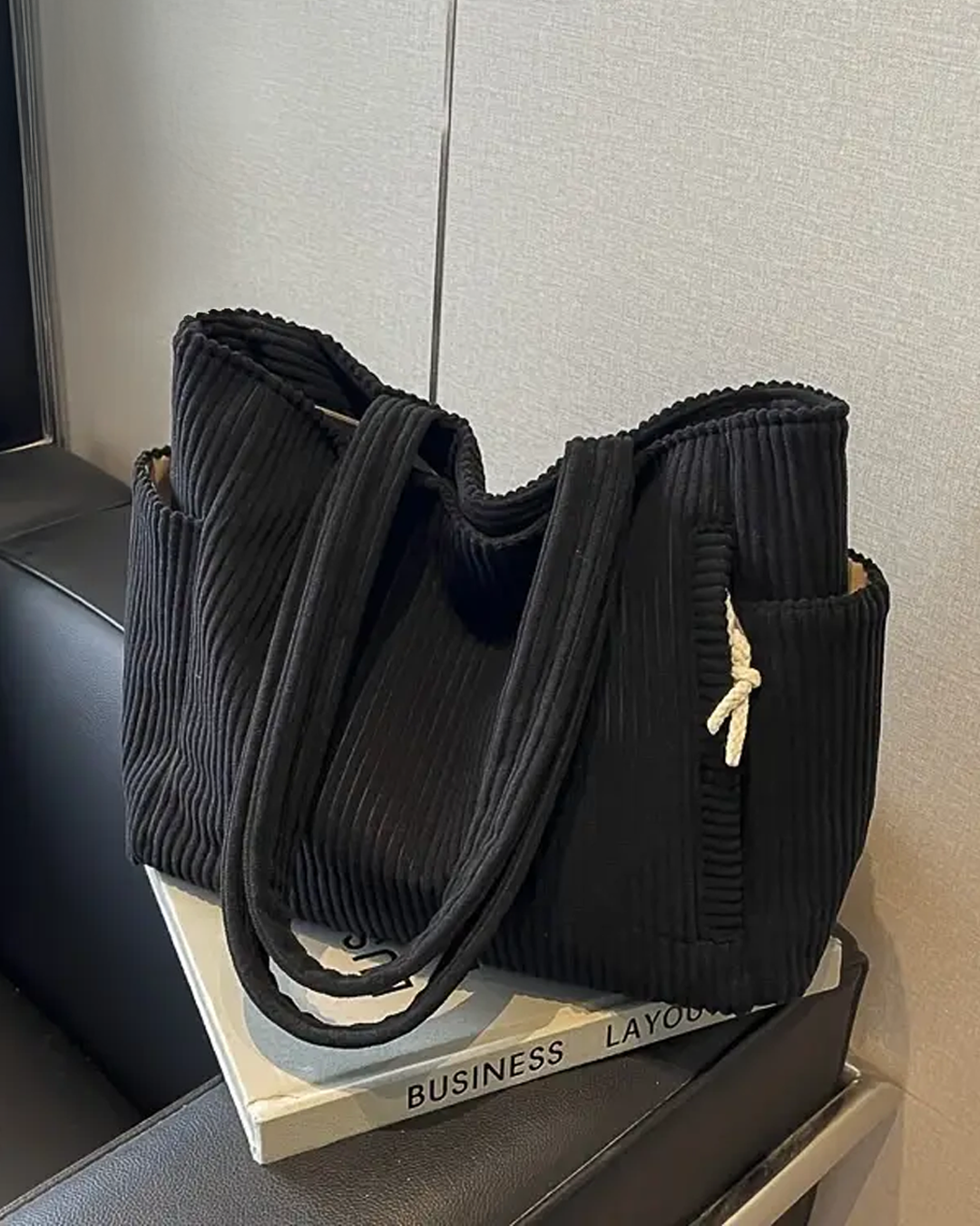 Nayara – Ribbed Tote Bag