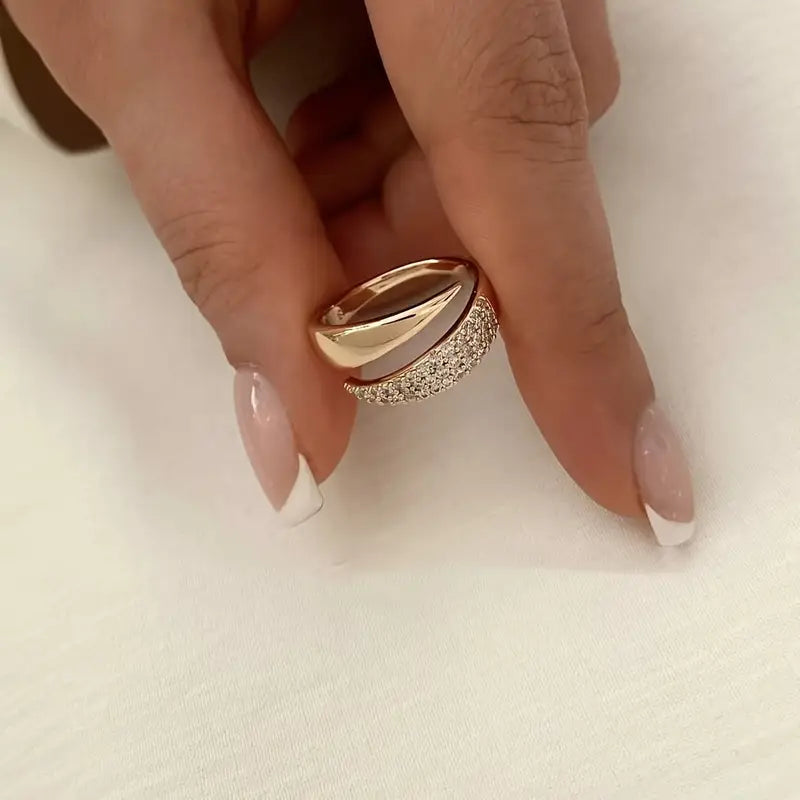 Elegant Gold Ring With Sparkling Stones (1+1 FREE)