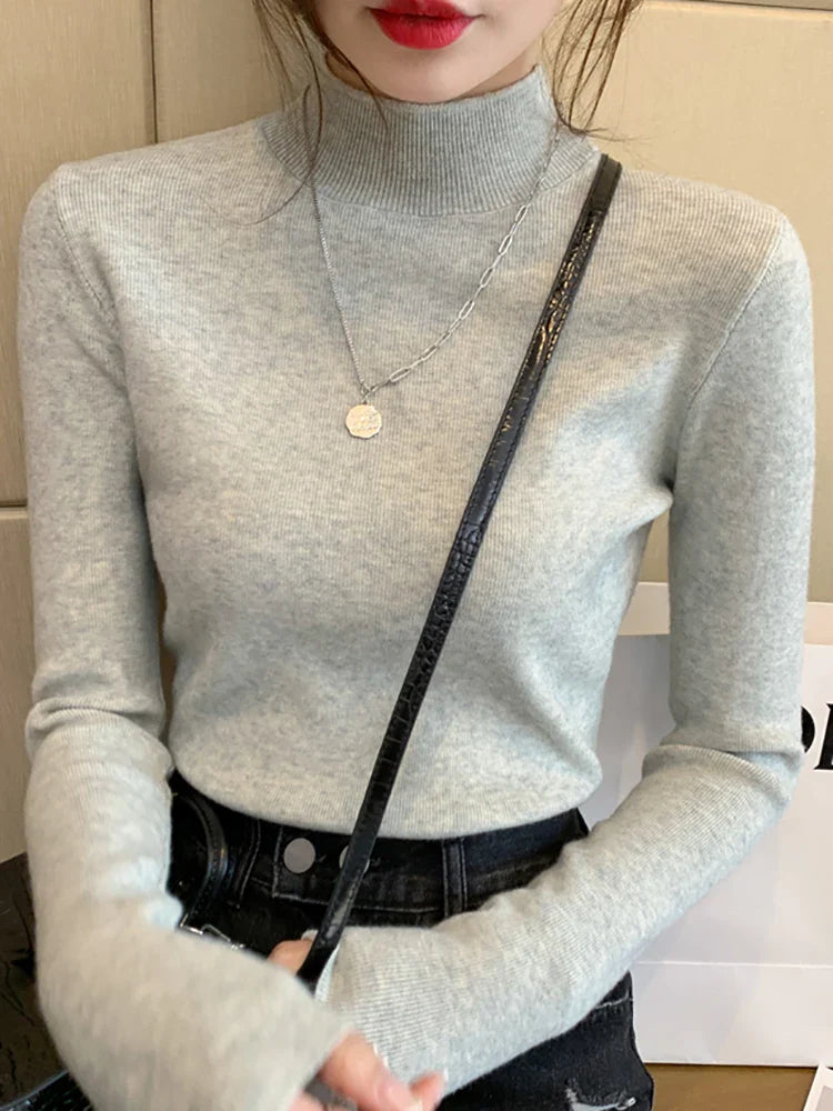 Diana – Knitted Turtleneck