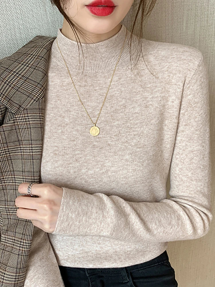 Diana – Knitted Turtleneck
