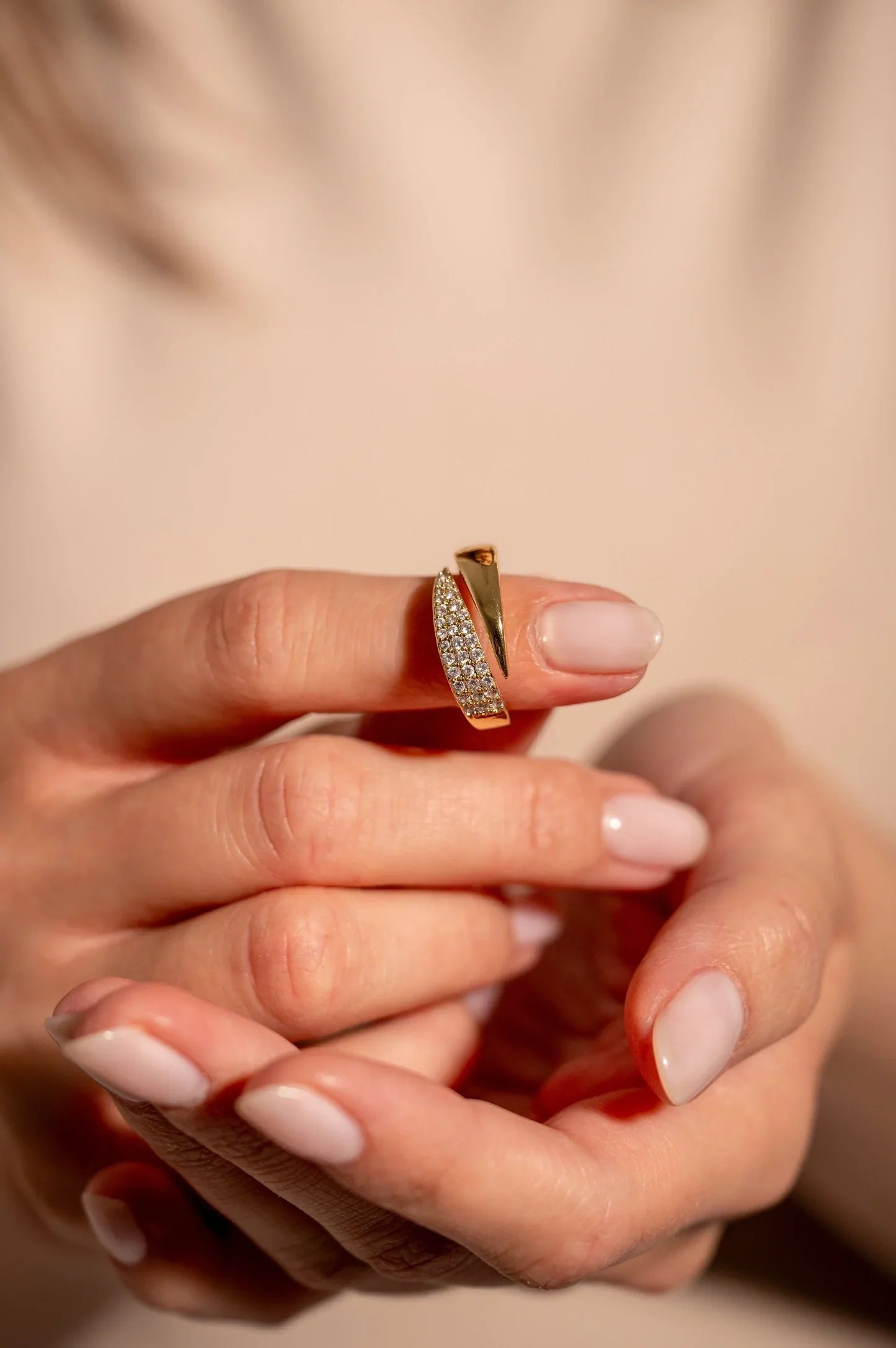 Elegant Gold Ring With Sparkling Stones (1+1 FREE)